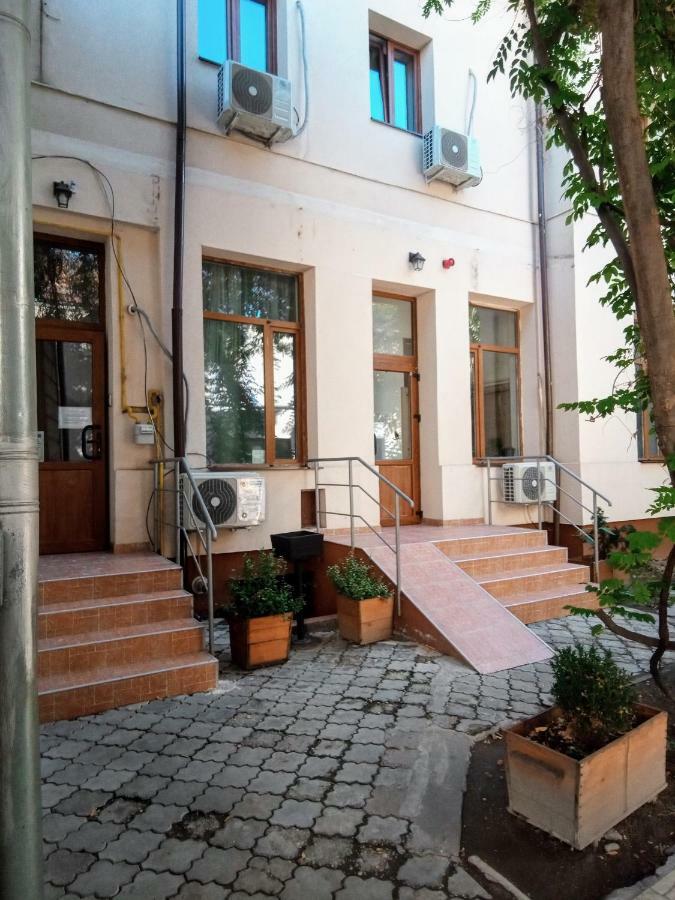 Central Guesthouse (Adults Only) Bucharest Exterior photo